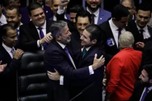 Os deputados e o governador de SE na lista de contatos de WhatsApp de Vorcaro