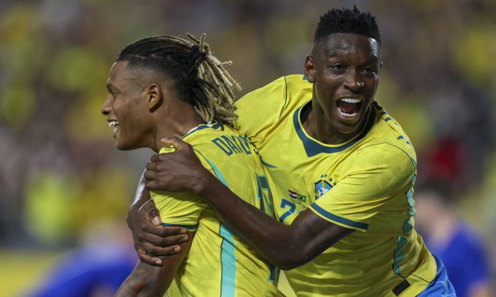 Brasil derrota Croácia em último jogo antes da convocação para a Copa