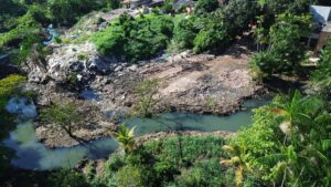 Operação emergencial desobstrui e limpa o Canal Mata Fome