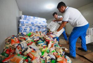 Prefeitura de Belém recebe toneladas de alimentos para vítimas da forte chuva