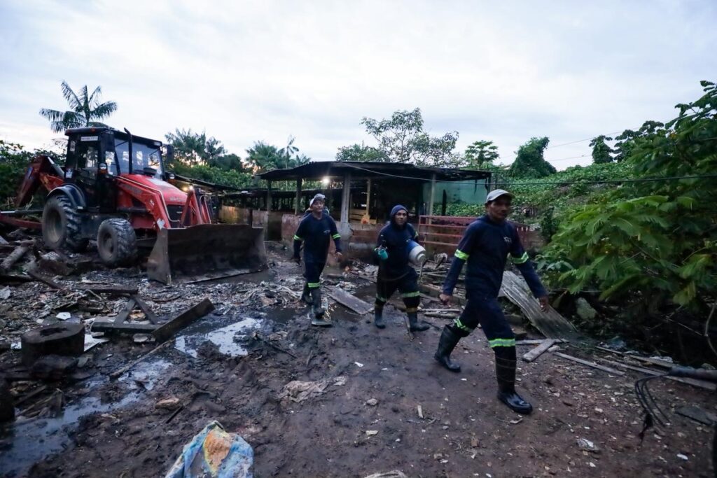 População denuncia lixão irregular no canal do Mata Fome