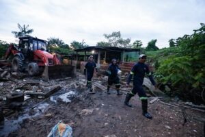 População denuncia lixão irregular no canal do Mata Fome