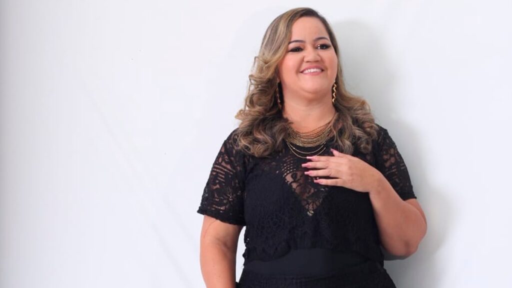 Nanda Tavares fortalece a cultura paraense ao se apresentar em Macapá