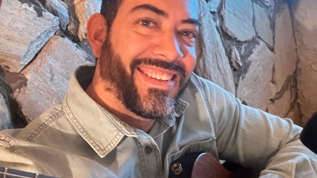 Show de Marcelo Rezende celebra o Dia da Mulher com música e emoção em Belém