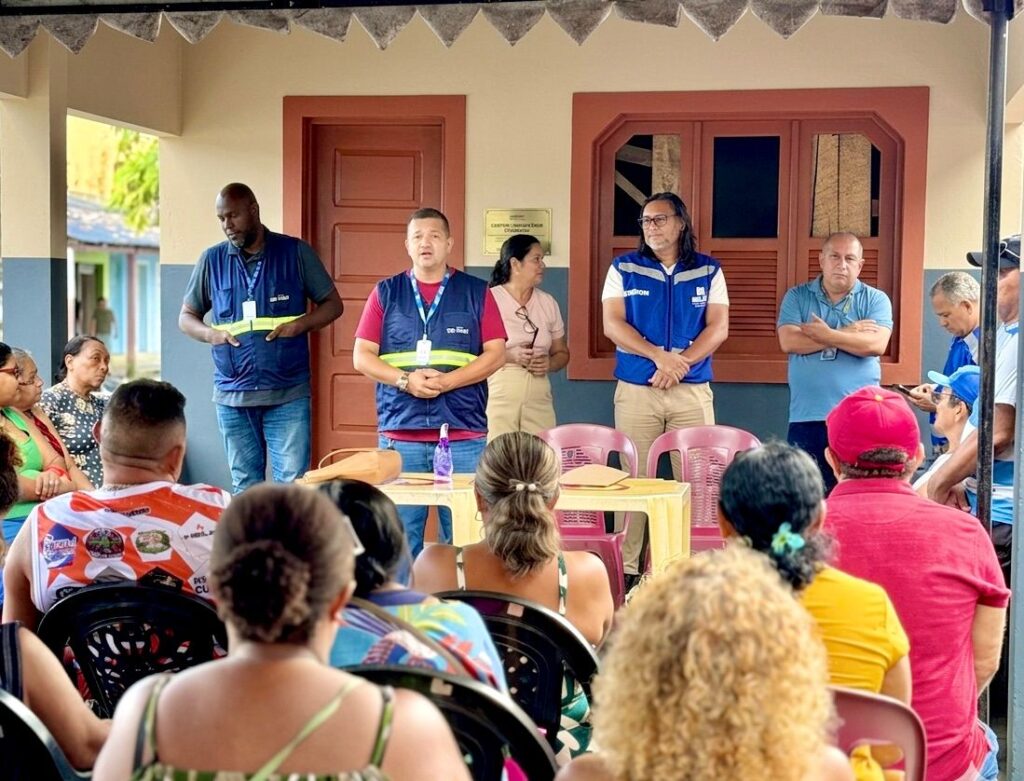 Feirantes do Panorama XXI recebem carteira de manipulação de alimentos