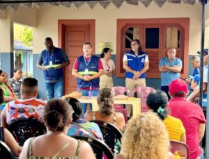 Feirantes do Panorama XXI recebem carteira de manipulação de alimentos