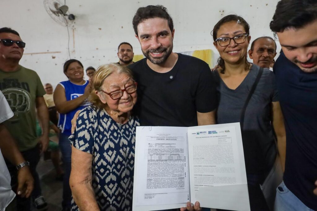 Prefeitura entrega mais de 100 títulos de terra na Condor