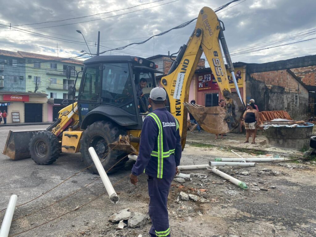 Prefeitura de Belém desobstrui seis ruas e libera tráfego no Tenoné