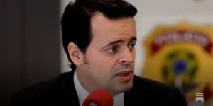 Delegado da PF que atuou na prisão de Ramagem é convidado a se retirar dos EUA