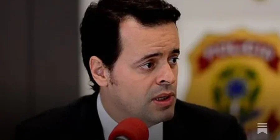 Delegado da PF que atuou na prisão de Ramagem é convidado a se retirar dos EUA