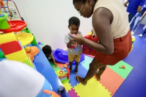 Com a Carreta da Criança, governo do Pará amplia acesso a serviços de saúde itinerantes já garantidos ao público adulto