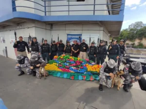 Agentes da Base Candiru apreendem 357 kg de drogas em embarcação no Baixo Amazonas