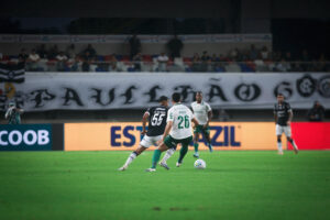 Jogo interrompido pela chuva e emoção até o fim marcam empate entre Remo e Palmeiras
