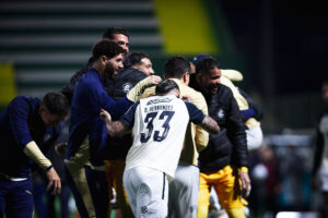 Resistência da Chape não abalou o Leão Azul que venceu por 3 a 2 na Arena Condá
