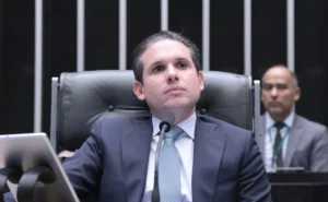 Câmara deve votar fim da escala 6×1 na próxima semana, diz Hugo Motta