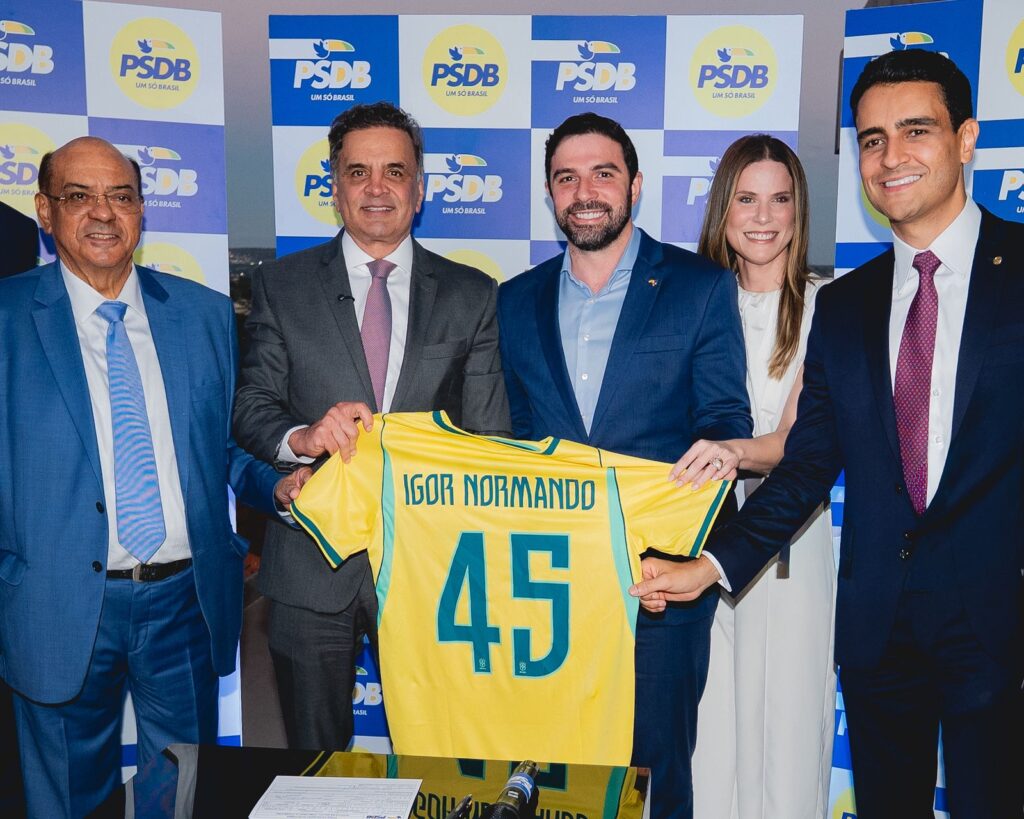 Igor Normando troca de partido e se filia ao PSDB, em Brasília, na presença do deputado Aécio Neves