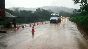 Após pressão política, DNIT decreta emergência e inicia obras na BR-163 no Pará