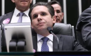 Hugo Motta também propôs lei para favorecer interesses de Vorcaro e do Banco Master