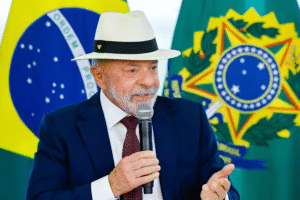 Lula inicia tratamento após retirada de câncer de pele