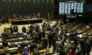 Congresso derruba veto que proibia repasses a municípios inadimplentes