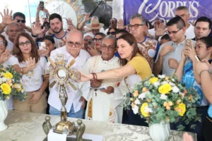 Governadora Hana Ghassan participa da celebração do Corpus Christi em Capanema
