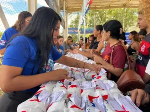 Programa ‘Por Todas Elas’ entrega 1.195 óculos a moradores de Marituba