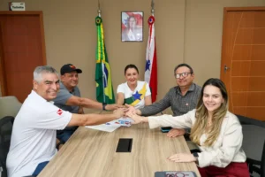 Governadora Hana Ghassan garante construção de passarelas de concreto em Afuá
