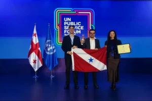 Semas recebe prêmio de melhor política pública inclusiva da ONU em Tbilisi, na Geórgia