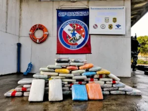 Base Integrada Candiru apreende 61 quilos de drogas escondidos em caixa de som e malas em embarcação