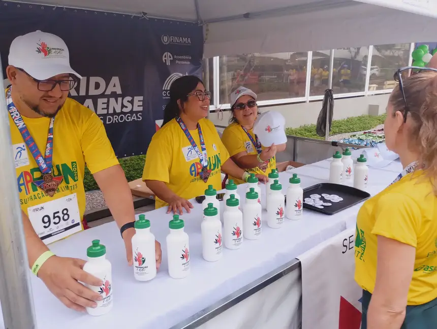 Secretaria de Justiça promove ação de prevenção às drogas durante corrida de rua