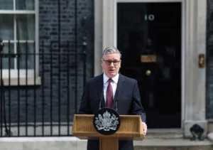 Primeiro-ministro britânico, Keir Starmer, anuncia sua renúncia