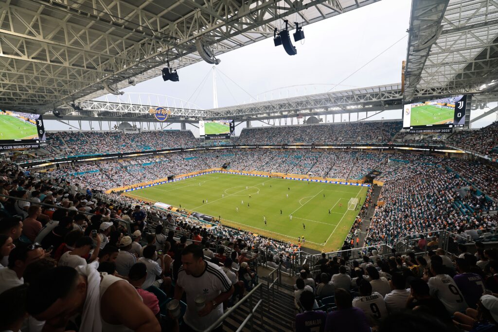 Palco de Brasil x Escócia, Hard Rock Stadium já recebeu Copa do Mundo de Clubes, Copa América e 6 Super Bowls