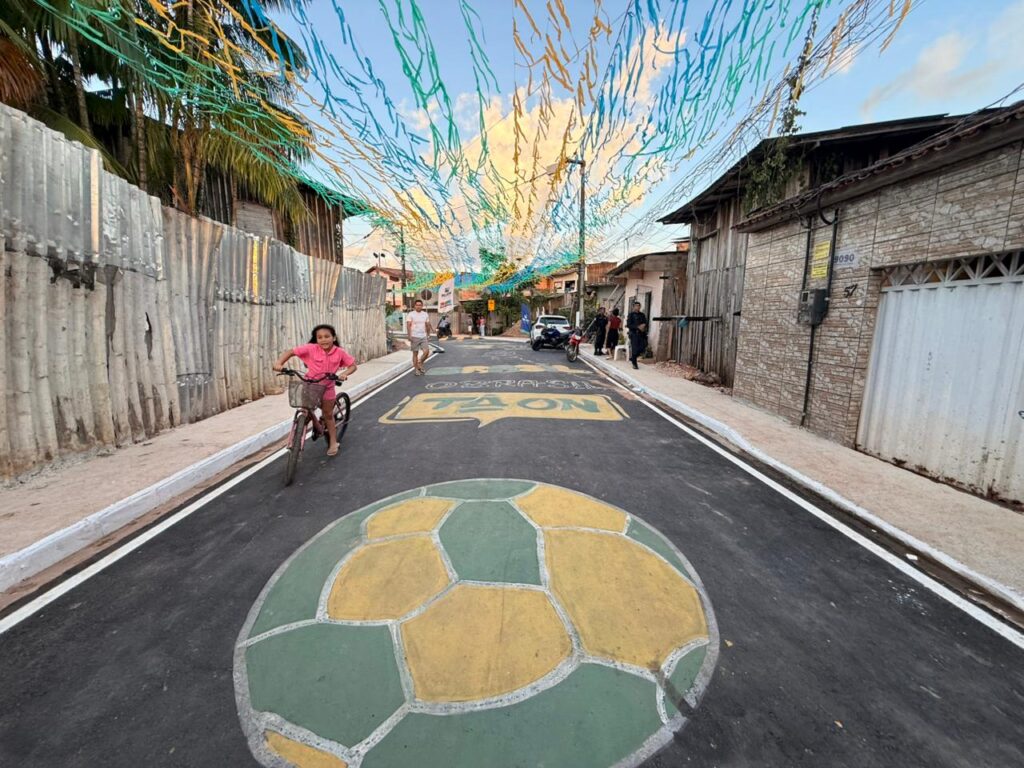 Prefeito Igor Normando entrega novas ruas do Viva Bairro Terra Firme