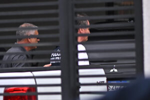 Polícia foi à casa de Bolsonaro após tornozeleira perder sinal