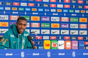 Rayan valoriza força coletiva da Seleção antes de duelo eliminatório da Copa