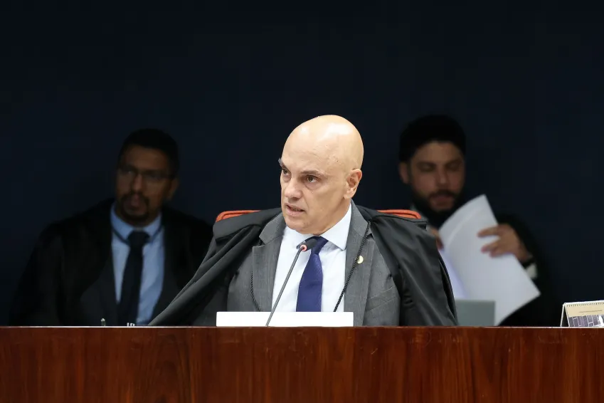 STF condena, por unanimidade, Eduardo Bolsonaro por coação em processo