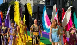 Parada do Orgulho LGBT+ leva cores e vibração à Avenida Paulista