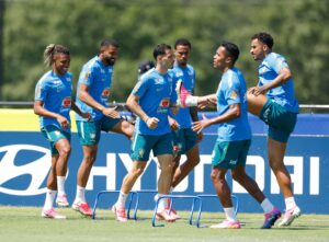 Brasil encara Noruega neste domingo por vaga nas quartas de final da Copa
