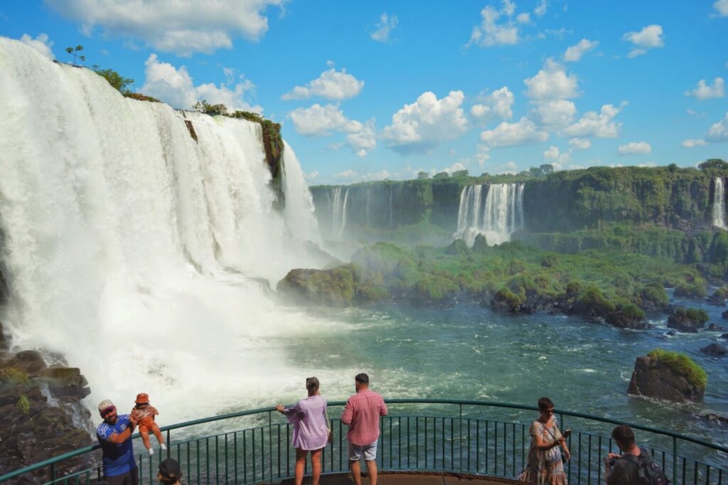 Cataratas do Iguaçu lideram ranking internacional das atrações mais vendidas do Brasil