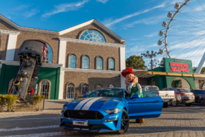 Vídeo: Parque Mundo a Vapor transforma o Dia dos Pais em uma viagem entre máquinas históricas e passeio com um Mustang V8