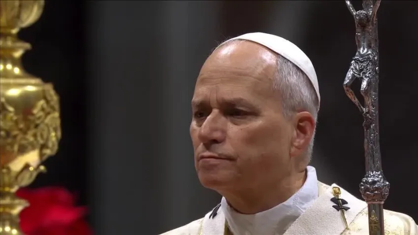 Papa envia mensagem aos EUA ao visitar marco de imigrantes no 4 de julho