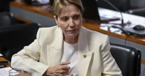 Tereza Cristina sinaliza aceitar vice de Flávio e PP rediscute neutralidade