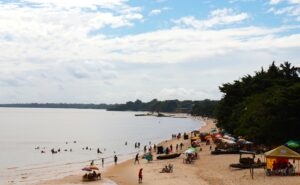 População ocupa praias de Belém no primeiro final de semana de julho