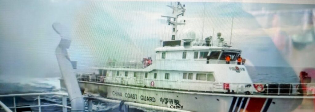 Navio chinês ataca embarcação das Filipinas com equipe da CNN a bordo