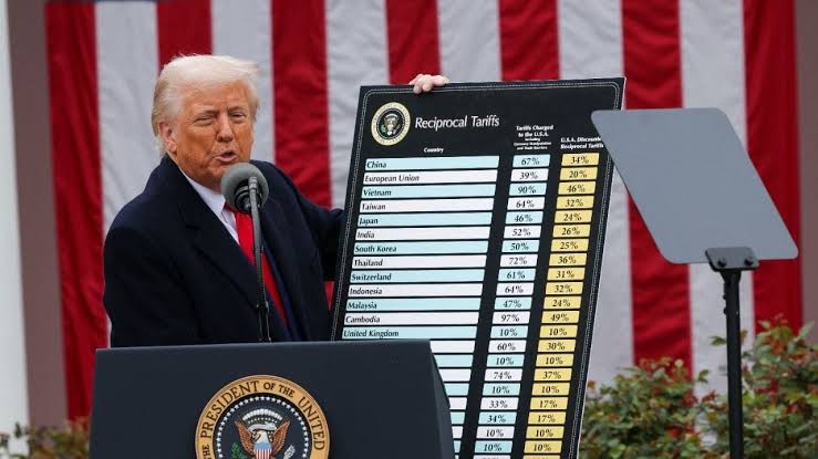 Tarifaço de Trump: governo deve iniciar nesta terça reuniões com setores afetados pela nova taxa