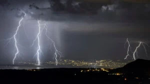 El Niño intensifica clima extremo e primeira grande onda de tempestades acende alerta no Brasil