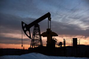 Opep+ decide elevar produção de petróleo a partir de agosto
