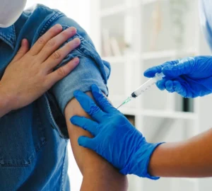 Anvisa atualiza regras para vacinas contra a Covid-19; veja o que muda