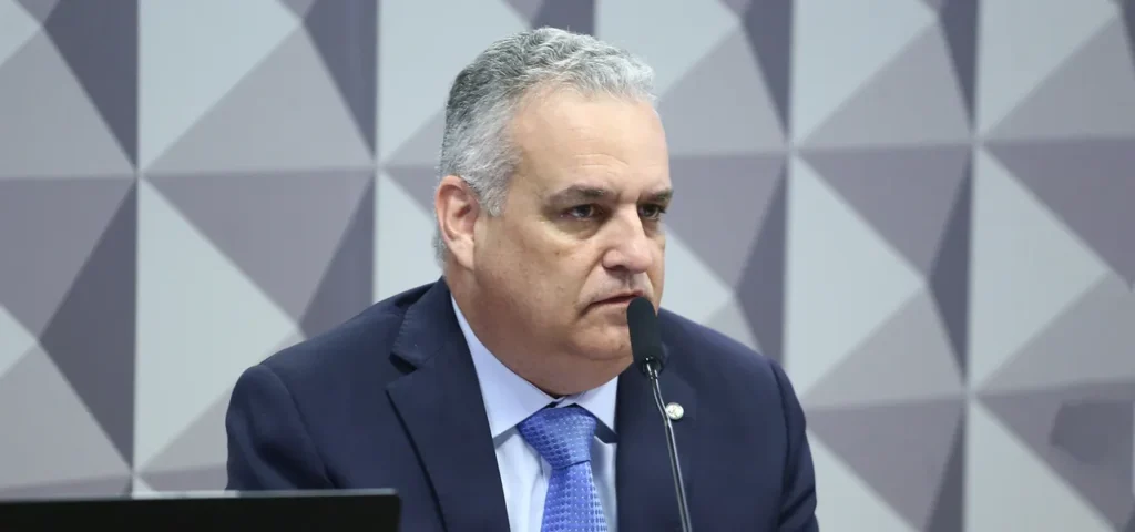 Flávio anuncia Alfredo Gaspar como vice em chapa pura à Presidência