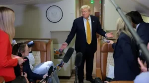 Trump confirma que trocou secretamente de avião devido a possível ameaça